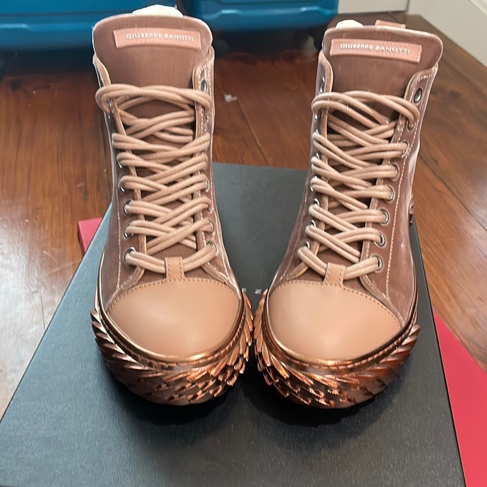 Giuseppe zanotti high tops nwt
